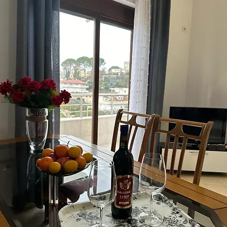 Albanian Gem In Apartamento Kuçovë
